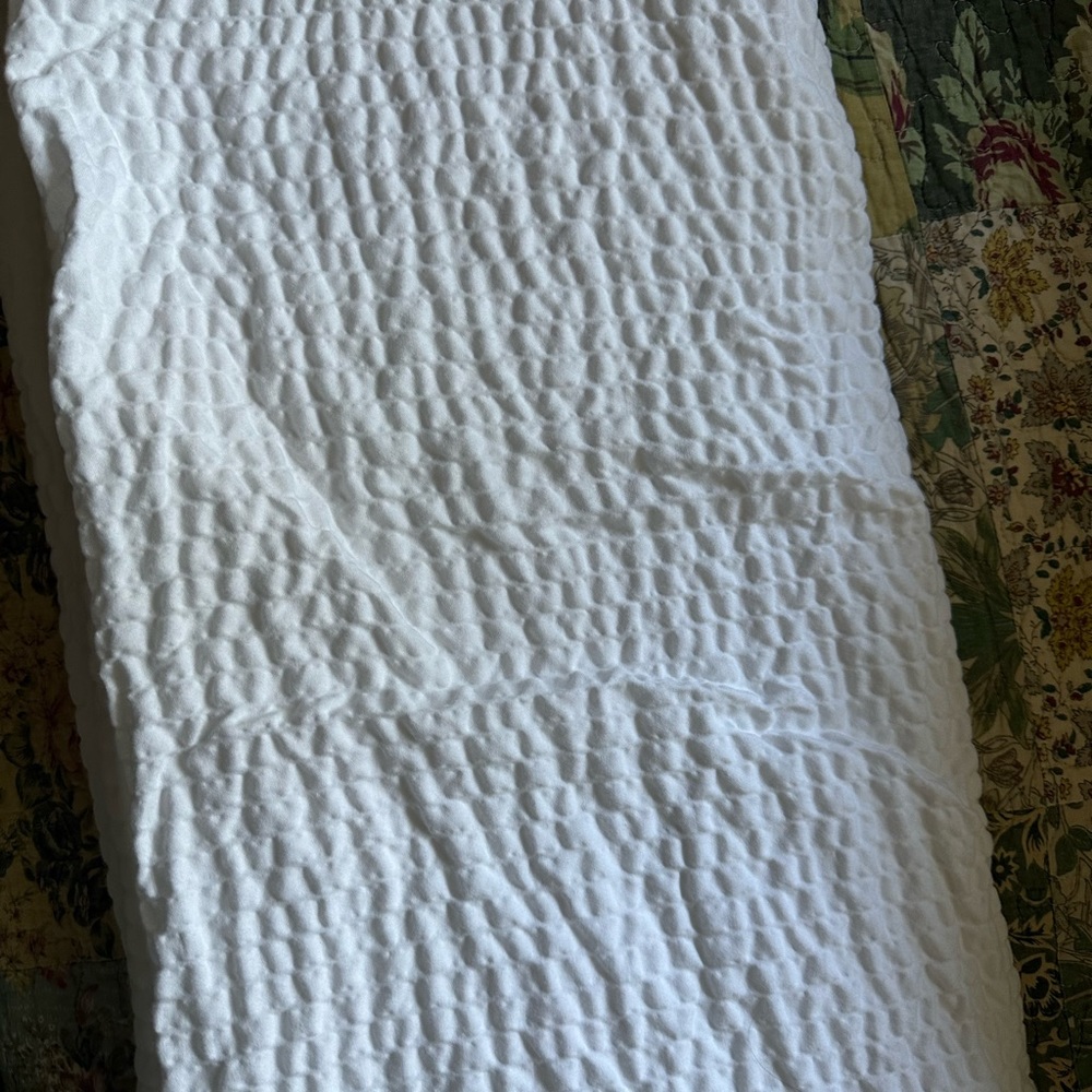 Waffle white king cover